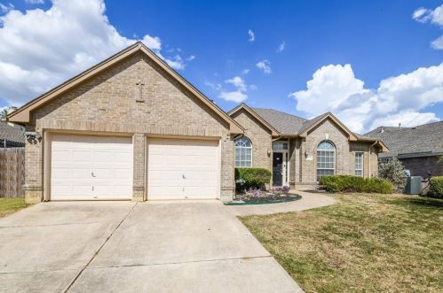 2005 Melissa Diane St, Midlothian TX  76063-5151 exterior