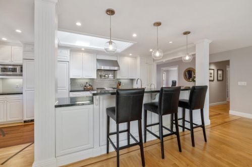 18 Ethel Ct, Redwood City CA  94061-2400 exterior