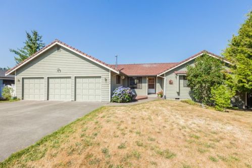 740 23rd St, Puyallup, WA 98371-5021