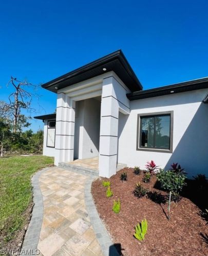 1016 Angelo Ave, Lehigh Acres, FL 33971-6562