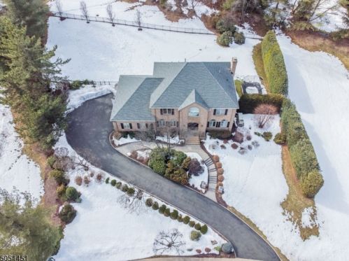 4 Homewood Dr, Morristown, NJ 07960-7907