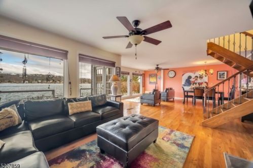 16 Maple Pkwy, Sparta NJ  07871-2011 exterior