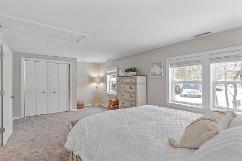 20 Lee Ann St, Nashua NH  03062-3572 exterior