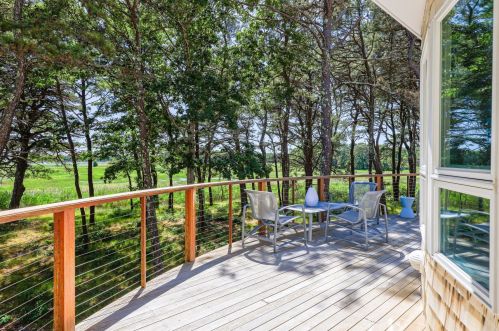 325 Pilgrim Spg Rd, Wellfleet MA 02667-6903 exterior