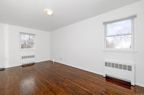 7 Alden Pl, Hartsdale NY  10530-2916 exterior