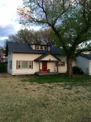 910 10th St, Perry, OK 73077-4012