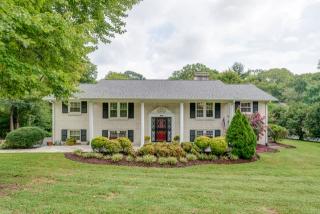 5238 Trousdale Dr, Nashville, TN 37220-2234