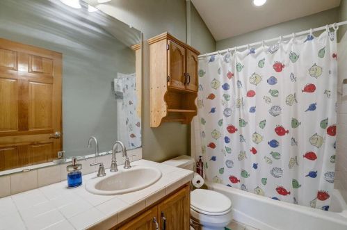 2234 Glenbrook Ln, Thiensville WI  53092-3116 exterior