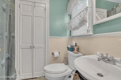 433 Lk Shr Dr, Bricktown NJ 08723-5079 exterior