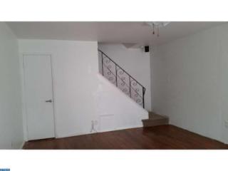 1027 Harbour Dr, Palmyra NJ  08065-1219 exterior