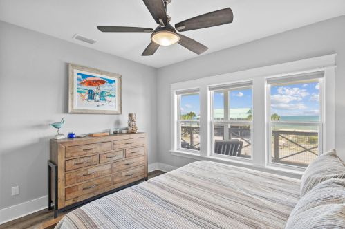 765 Gorrie Dr, Saint George Island FL  32328-2912 exterior