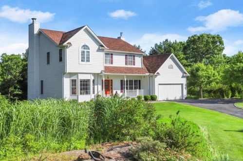 22 Deer Park Rd, Danbury, CT 06811-2701
