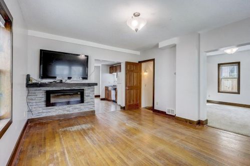 901 Conway St, Saint Paul, MN 55106-5604