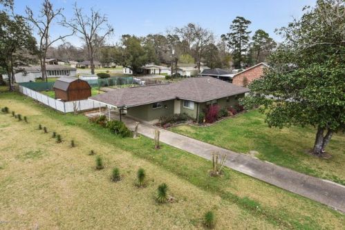 819 Natchez Blvd, Opelousas, LA 70570-7623