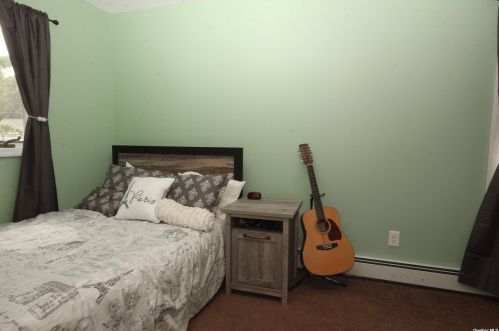 656 Sandra Ave, West Islip NY  11795-2524 exterior