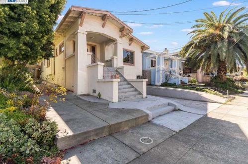 5328 Bryant Ave, Oakland, CA 94618-1430