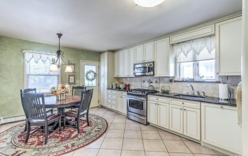 112 Holland Ave, Floral Park NY  11001-1202 exterior