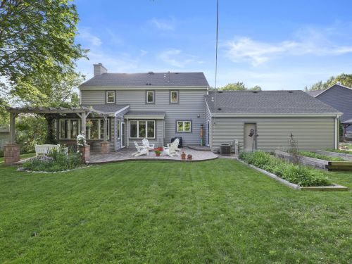 11955 Rebecca Ct, Milwaukee, WI 53228-1888