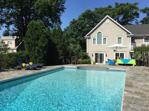 450 Westlake Dr, Thornwood, NY 10594-1024