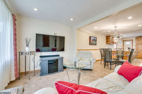 100 Broughton Ave, Bloomfield NJ 07003-4230 exterior