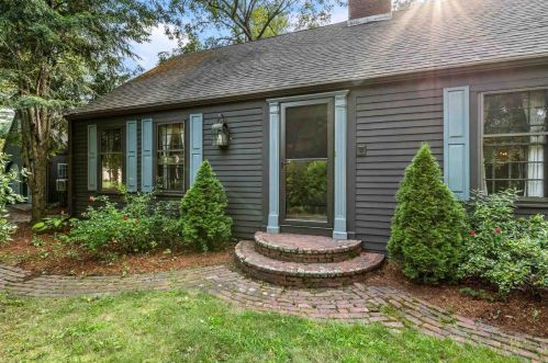 1 Martingale Rd, Amherst NH  03031-2625 exterior