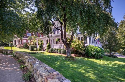 159 High Ridge Ave, Ridgefield, CT 06877-4403