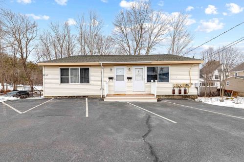 28 Elm St, Newmarket, NH 03857-1522