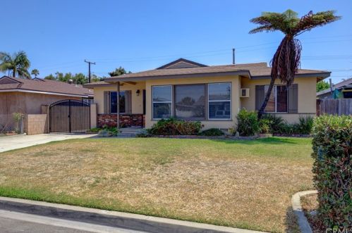 9614 Senwood St, Bellflower, CA 90706-2340