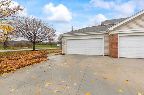 602 Park Dr, Waterford WI 53185-2891 exterior