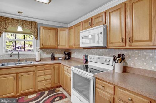 61 Crooked Dr, West Enola PA  17025-1522 exterior