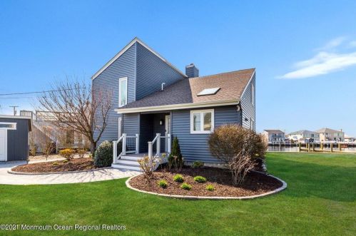 48 Toronto Dr, Bricktown, NJ 08723-7532