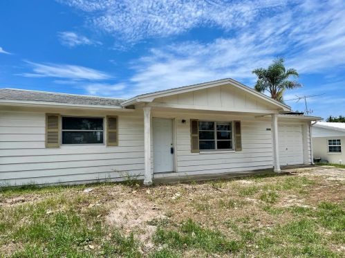 5046 Moog Rd, Tarpon Springs FL  34690-2054 exterior