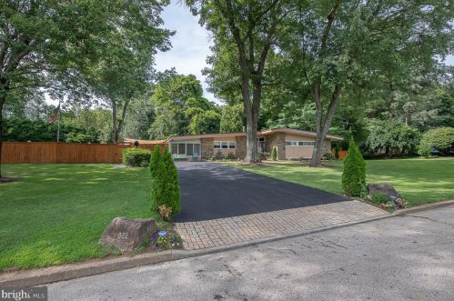 1022 Arboretum Rd, Wyncote, PA 19095-2110