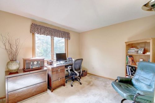 74 Buckingham Dr, Glastonbury CT  06033-2733 exterior