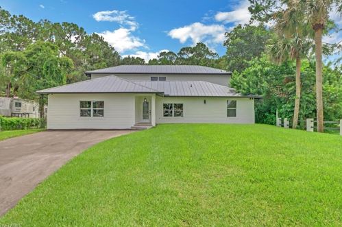 1030 39th St, Naples, FL 34117-4167