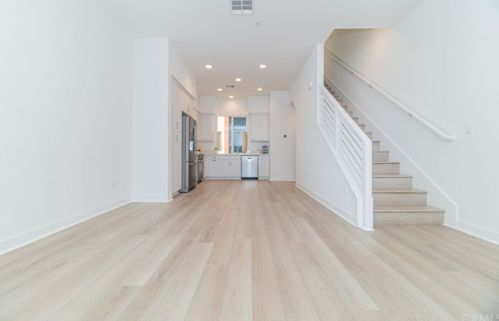 241 Elm Ave, Long Beach CA 90807-3403 exterior