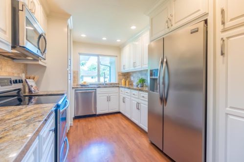 1638 Bittern Dr, Sunnyvale CA  94087-4604 exterior