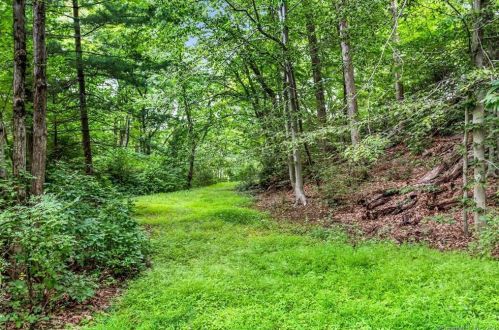 171 Woodchuck Rd, Stamford CT  06903-3605 exterior