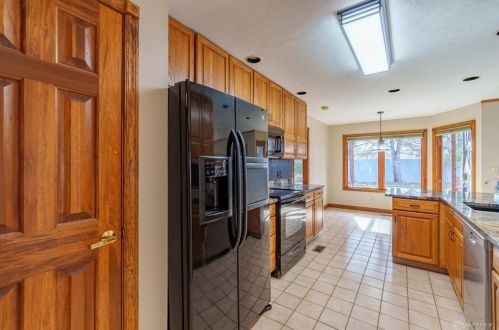240 Fivepines Ct, Englewood OH  45315-9636 exterior