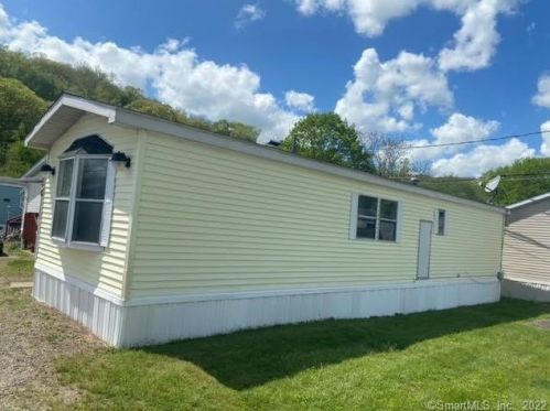 14 3rd St, Beacon Falls, CT 06403-1624