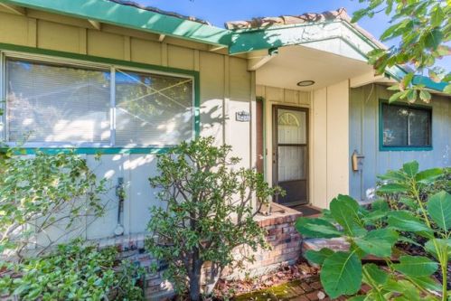 1633 King St, Belmont, CA 94002-3810