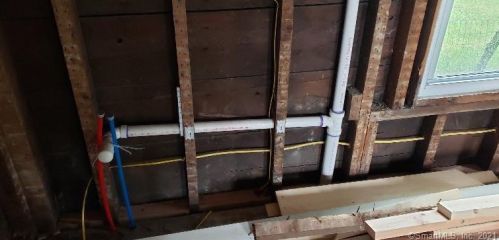 197 Vauxhall St, United States Coast Guard Ac CT  06320-3823 exterior