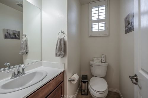 28474 Camino Del Arte Dr, Santa Clarita CA  91354-3094 exterior