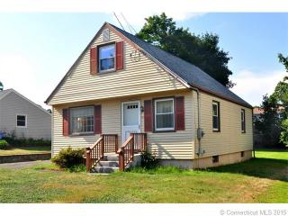 21 Cornell St, Plainville, CT 06062-2107
