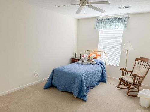 127 Un Rdg Dr, Englewood OH 45322-8773 exterior