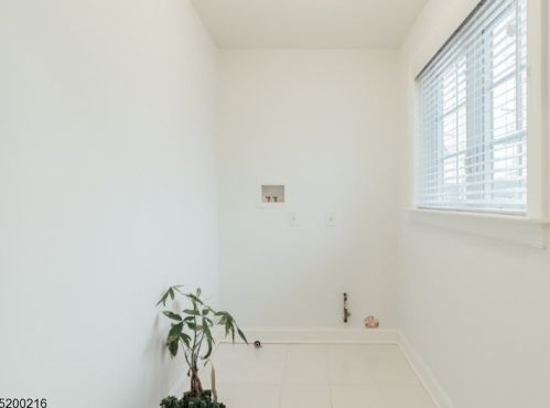 38 Walnut St, Little Falls NJ  07424-1402 exterior