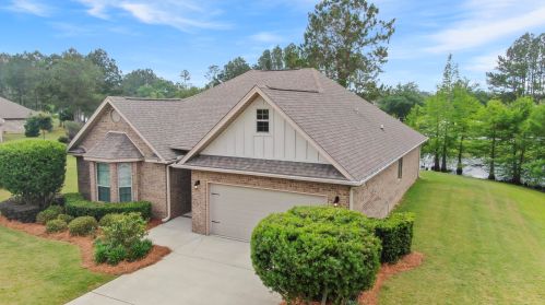 455 Whitman Way, Freeport, FL 32439-2166