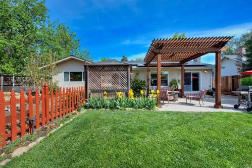 1000 Woodridge Dr, Vacaville CA  95687-6440 exterior