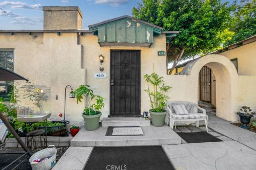 4213 Pepperwood Ave, Long Beach CA  90808-1072 exterior