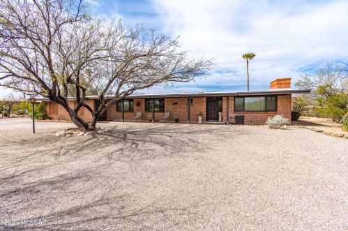 11321 Comanchero Cir, Tucson, AZ 85749-9772